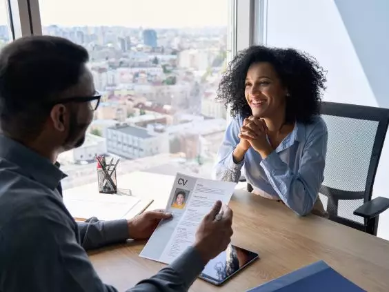 entretien entre candidat et recruteur